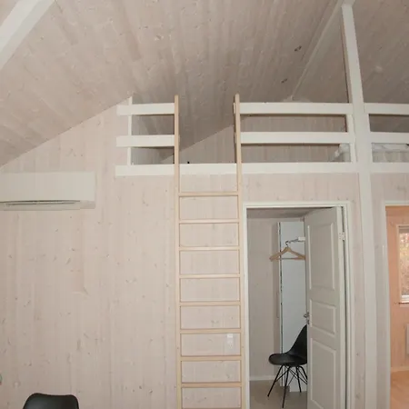 בית נופש Cosy And Modern In Pt Strandby *