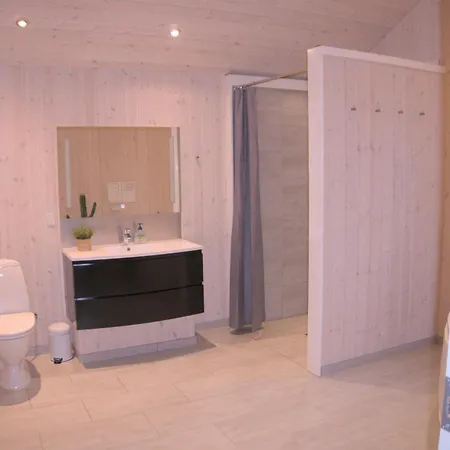 בית נופש Cosy And Modern In Pt Strandby *