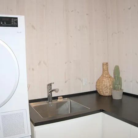 Cosy And Modern In Pt Strandby *