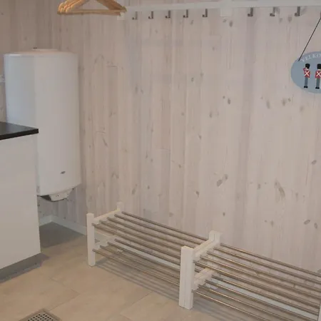 Cosy And Modern In Pt Strandby