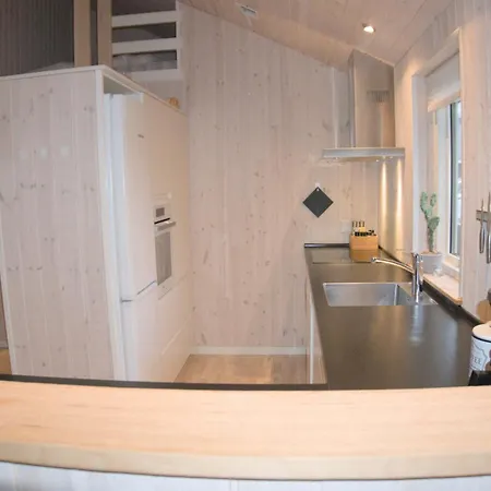 Cosy And Modern In Pt Strandby